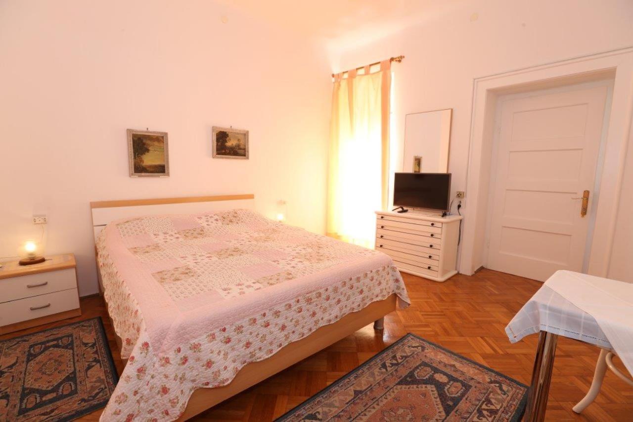 Studio Apartments Cavrak With Terrace Baška Kültér fotó