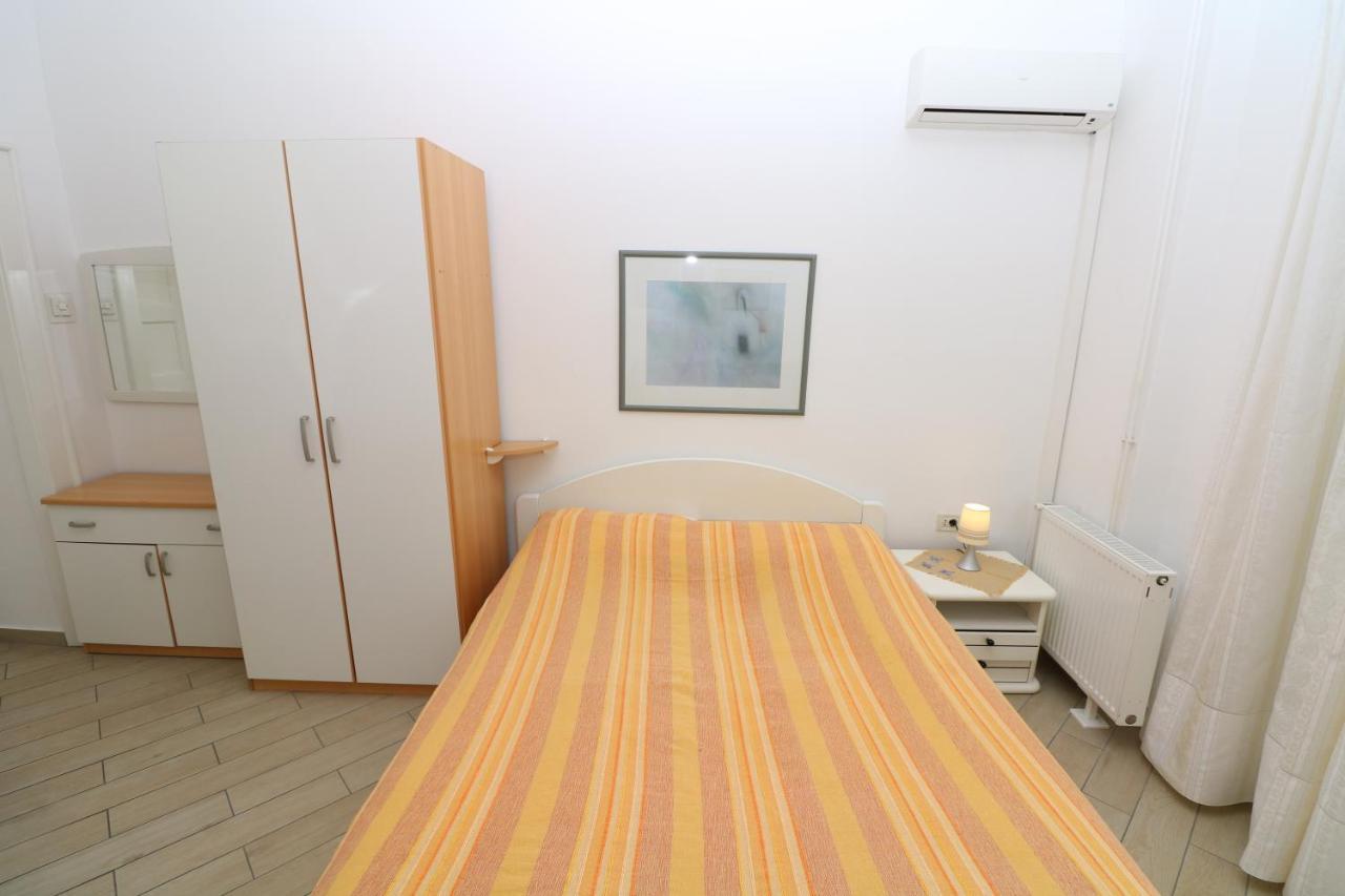 Studio Apartments Cavrak With Terrace Baška Kültér fotó