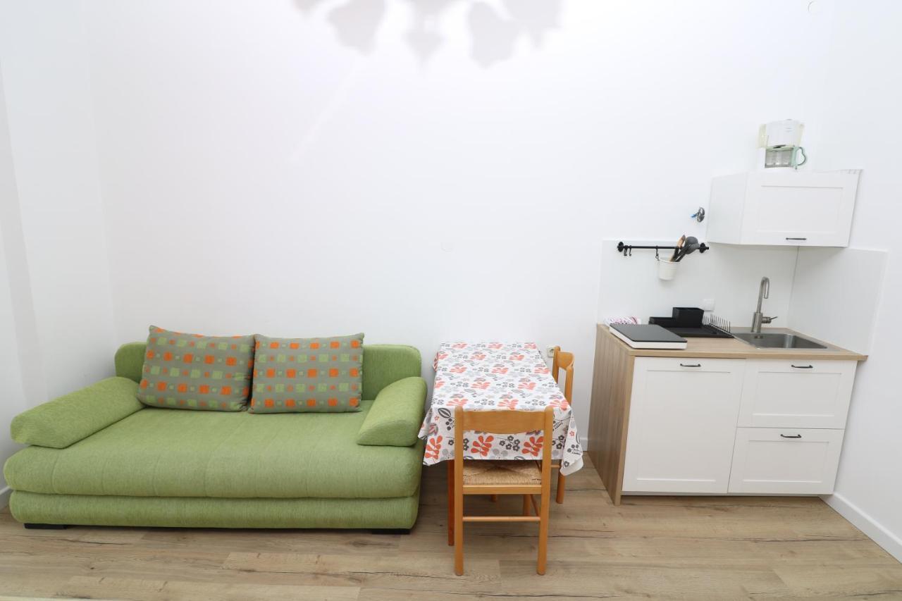 Studio Apartments Cavrak With Terrace Baška Kültér fotó