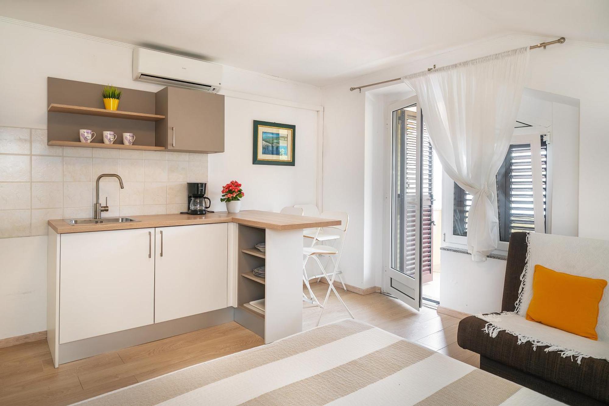 Studio Apartments Cavrak With Terrace Baška Kültér fotó