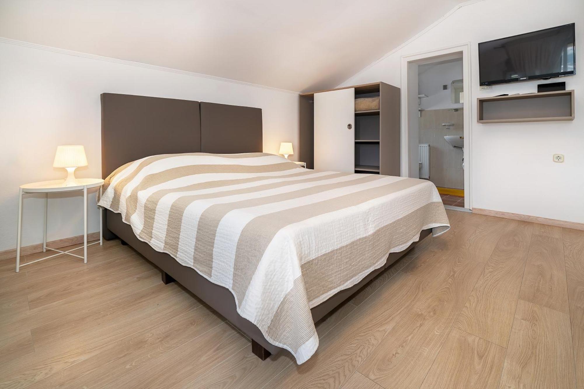 Studio Apartments Cavrak With Terrace Baška Kültér fotó