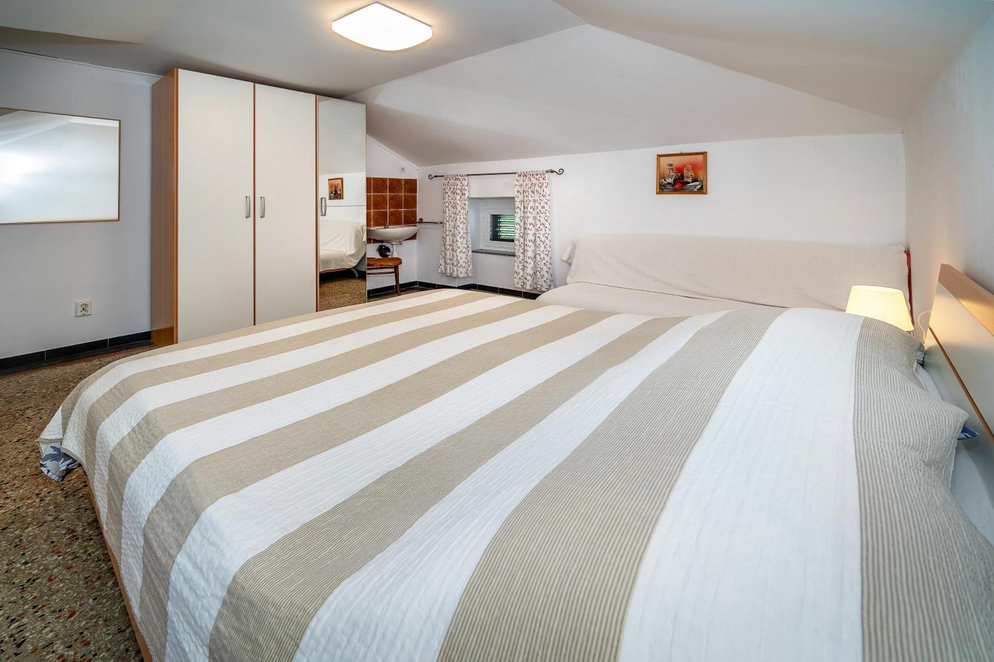 Studio Apartments Cavrak With Terrace Baška Kültér fotó